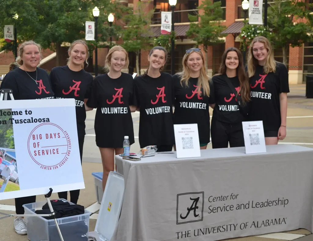 UA CSL students wearing volunteer script A shirts